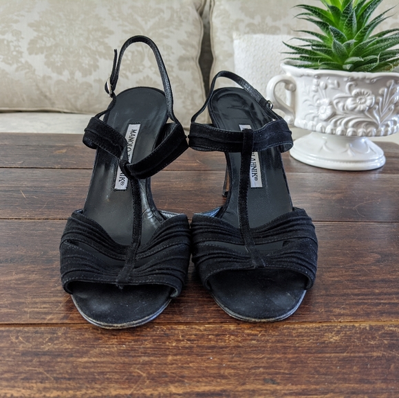 Manolo Blahnik Suede T-Strap Sandals Heels - Picture 5 of 13